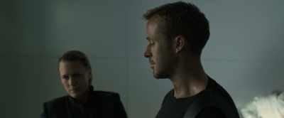 Notching in the iliac crest. - Blade Runner 2049