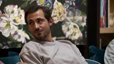 Nothing happened
between Joséphine and Simon, - Love Trip: Paris