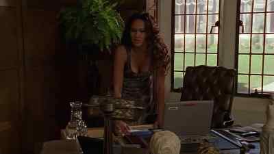 Nothing in his desk. - Relic Hunter
