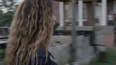 Nothing in the house. - The Walking Dead