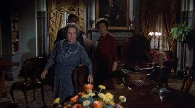 Notice anything missing, ladies? - The Waltons