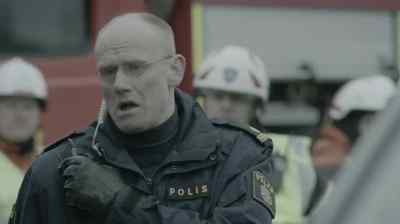 - Now!
- Abort and come out now. - The Bridge