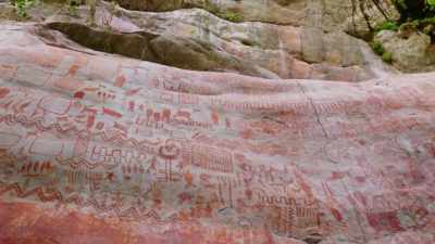 NOW, ACROSS THE AMAZON,
THEY ARE UNCOVERING EVIDENCE - Lost Cities of the Amazon