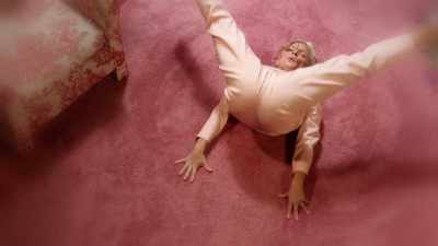 Now anchor your hips
off the floor, - At Home with Amy Sedaris
