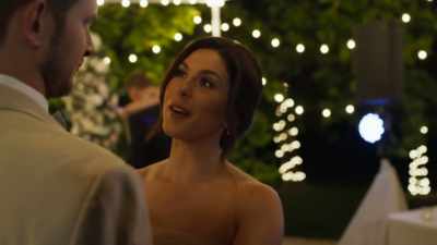 Now at this time, if
I could get everybody - A Wedding to Remember