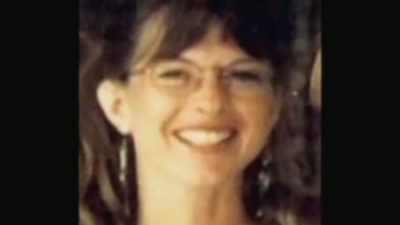 NOW AUTHORITIES HOPE
THEY'LL FIND GAIL MOODY'S. - Hometown Homicide