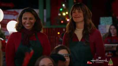 Now, before we get to the tree lighting, - Christmas in Love