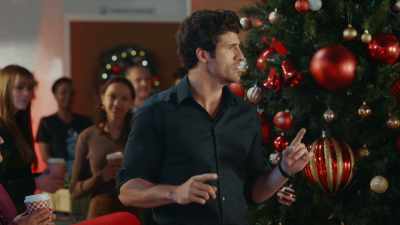 Now, before we get
the tree lit tonight, - Well Suited For Christmas