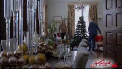 Now before we start I have to say
I can't decorate a tree - A Cheerful Christmas