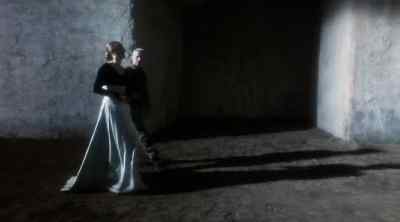 -Now, boy, you take me to the
captain.
-I daren't. - Edward II