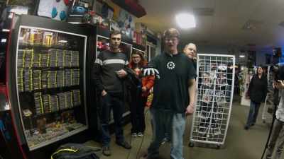 Now you can, like, grab the ball
and, like, throw it down... - The Power of Glove