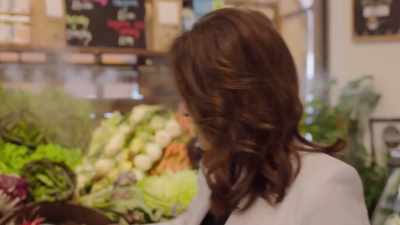 Now, you can use ground
turmeric in this curry - Nigella: At My Table