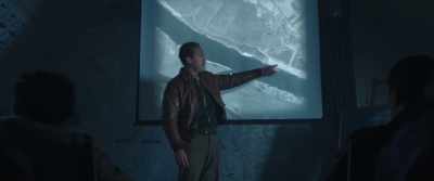 Now, this central pen here
will be your mean point of impact. - Masters of the Air