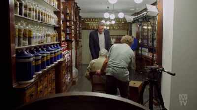 Now come on in.
We'll sit you down here. - Aussie Inventions That Changed The World