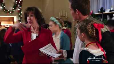 Now, curtain's almost up,
so you'll give your speech, - Christmas at the Palace