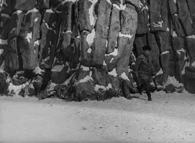 Now for Dawson City
and those dames. - Road to Utopia