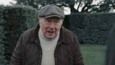 Now, despite this cool guy image
he's trying to pull off, - Christmas at Plumhill Manor