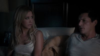 Now do you believe
that something's going on? - Scary Movie V