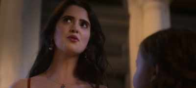 - Now, do you live around here?
- In that building over there. - The Royal Treatment