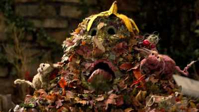Now, does your friend want to jump, - Fraggle Rock: Back to the Rock