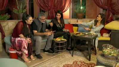 Now, find-find a...
[gasps] - The Real Housewives of Dubai