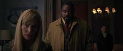 -Now, as for what you saw that night--
-Um… - The Woman in the Window