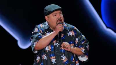 Now, forgive me for using my hand
to get the letters right. - Gabriel Iglesias: Stadium Fluffy