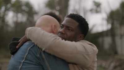 Now, give me a hug, man.
Thank you. - Die Hart