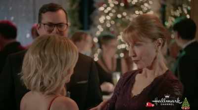 Now you go and enjoy this
wonderful party you planned. - A Shoe Addict's Christmas