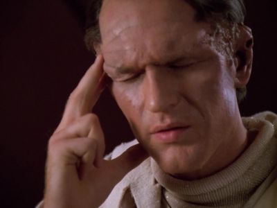 Now he's hurting me! - Star Trek: The Next Generation