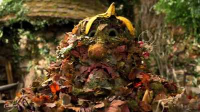 Now, how are your matching
spaghetti sweaters fitting, huh? - Fraggle Rock: Back to the Rock