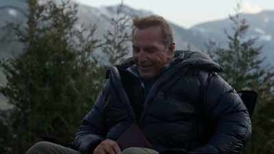 Now, how in the hell
are we gonna get down that? - Yellowstone: One-Fifty