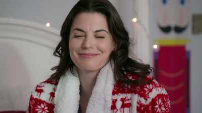 Now I better get back
to the front desk, - Believe in Christmas