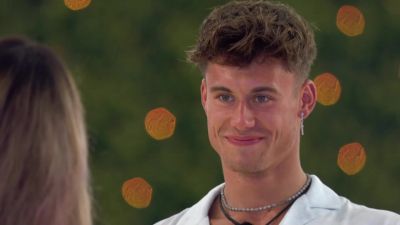 -Now, I can get to know you. -Yeah. - Love Island