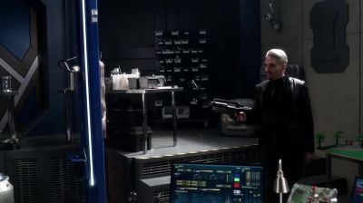 Now... I can get what I came for. - The Flash