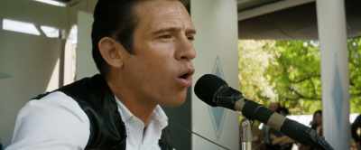 ♪ Now I taught the weeping
willow how to cry ♪ - A Complete Unknown