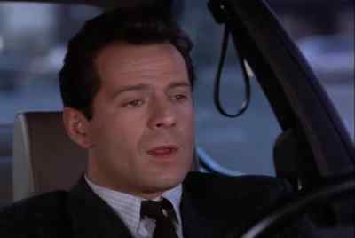- Now I wanna say something here.
- How unusual. - Moonlighting