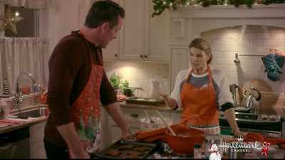 Now, I want you two to follow
these three recipes to a tee. - Homegrown Christmas