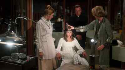Now, I want you to concentrate
on the strobe light. - Exorcist II: The Heretic