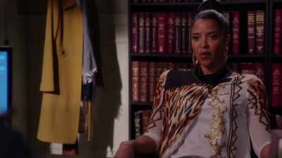 Now, I'm a forward-thinking
businesswoman, - Girls5eva