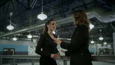 - Now, I'm gonna make sure
this doesn't interfere - The Ice Rink Murders