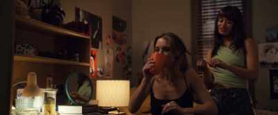 - Now I'm jealous.
- Come with us. - Tell Me Lies