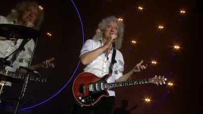 ♪ Now, I'm there ♪ - The Show Must Go On: The Queen + Adam Lambert Story