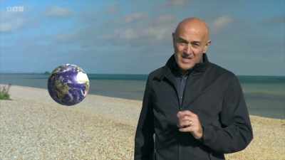 Now, in reality, our planet is
12,700km in diameter, - Secrets of Size: Atoms to Supergalaxies