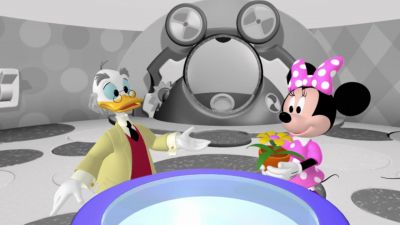 NOW IT'S MINNIE'S TURN.
WHAT COLOR DOES SHE HAVE? - Mickey Mouse Clubhouse