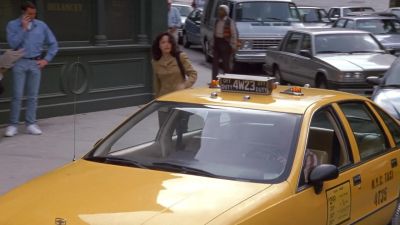 Now it's moving. Oh, yeah, I knew it. - Seinfeld