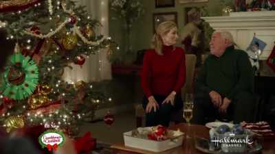 - Now it's my turn.
- Okay. - Sister Swap: A Hometown Holiday