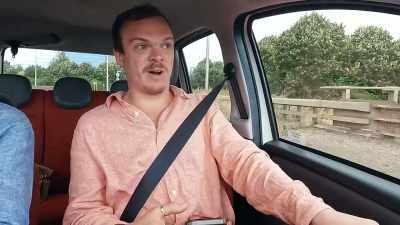 Now, James, we are coming up
to the final roundabout. - James May and the Dull Men