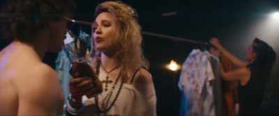 Now just drink up.
Yeah, that's good, yeah. - Weird: The Al Yankovic Story