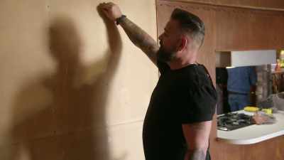 Now, we just have to
pull some nails, - Renovation Impossible